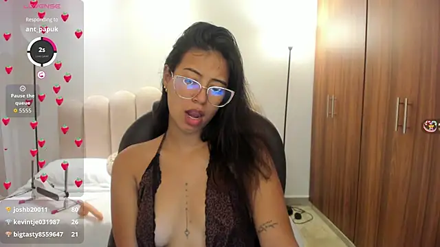 Snapshot of raven_stonee chatting on 09-28-25, 07:52 raven stonee online show from 09-28-25, 07:52