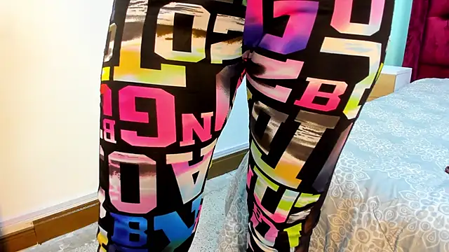 Marianee Rousse online show from 12-18-25, 11:38