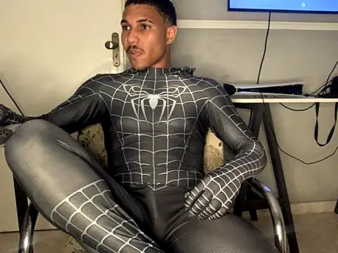 Snapshot of edualqxo chatting on 10-15-25, 11:27 edualqxo online show from 10-15-25, 11:27