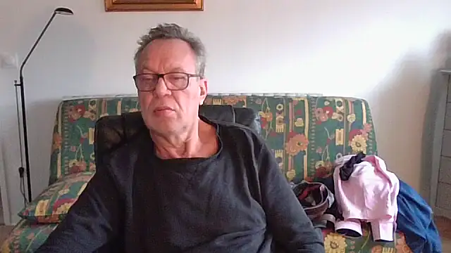 cqhd76 online show from 12-04-25, 09:29