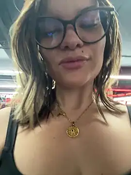 Snapshot of Pribaixinha chatting on 10-23-25, 09:13 Pribaixinha online show from 10-23-25, 09:13