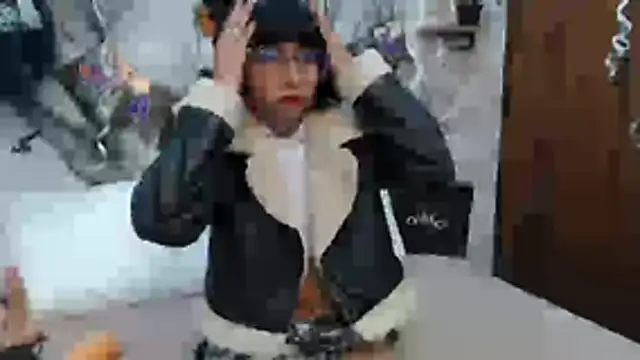 VioletxBloom online show from 10-19-25, 05:46