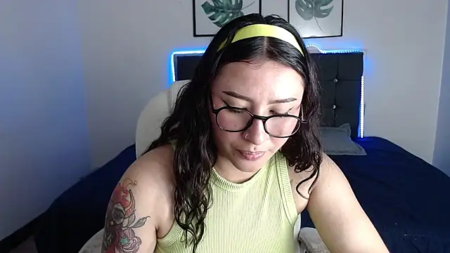 nicolee 8 online show from 09-24-25, 02:15