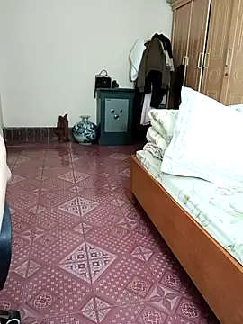 Moona heny online show from 11-27-25, 01:18