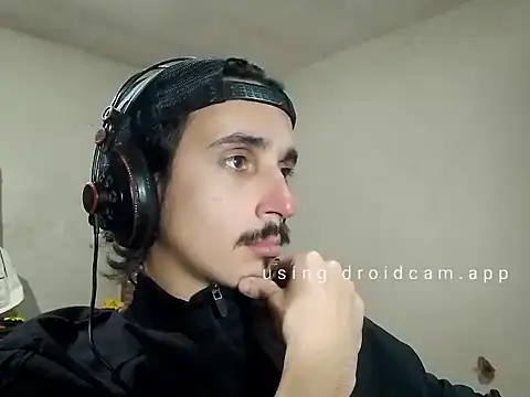 Snapshot of papito20cm chatting on 09-19-25, 07:03 papito20cm online show from 09-19-25, 07:03