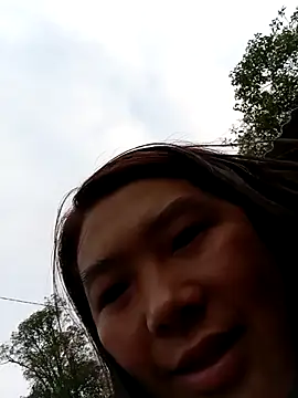 quynhkoolbae online show from 10-28-25, 11:29