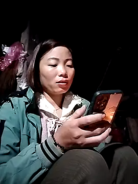 Annaacutee online show from 11-19-25, 10:32