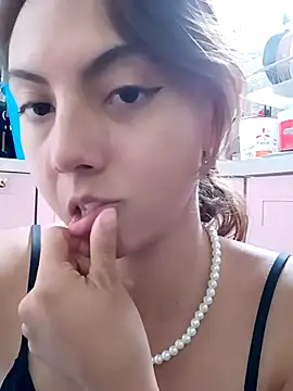 Snapshot of MoonBlueSex chatting on 09-18-25, 03:58 MoonBlueSex online show from 09-18-25, 03:58