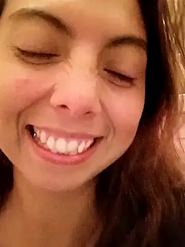 Snapshot of MoonBlueSex chatting on 10-19-25, 04:57 MoonBlueSex online show from 10-19-25, 04:57