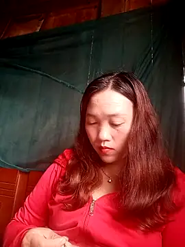 miumiu 00 online show from 12-05-25, 04:10