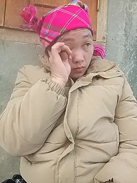 miumiu 00 online show from 02-27-26, 02:22