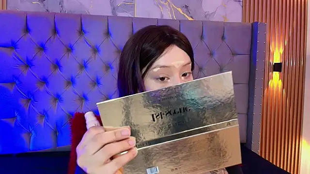 Snapshot of Suxan_White_ chatting on 01-14-26, 12:44 Suxan White online show from 01-14-26, 12:44