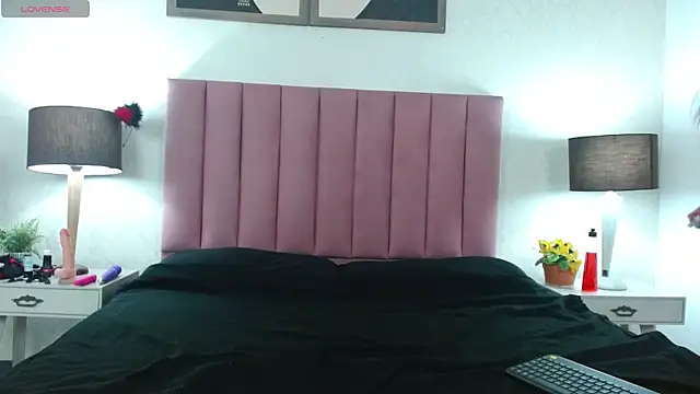 Lolagolden1 online show from 10-24-25, 12:12