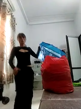 Snapshot of linda_bae00 chatting on 10-10-25, 02:21 linda bae00 online show from 10-10-25, 02:21