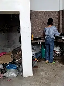 Snapshot of linda_bae00 chatting on 10-27-25, 03:54 linda bae00 online show from 10-27-25, 03:54