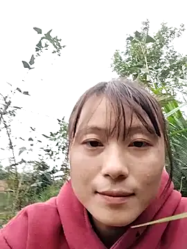 Snapshot of linda_bae00 chatting on 11-12-25, 09:53 linda bae00 online show from 11-12-25, 09:53