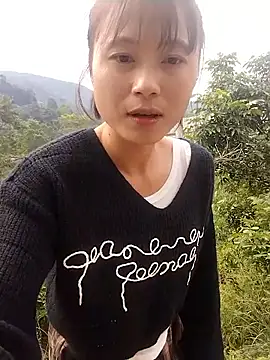 Snapshot of linda_bae00 chatting on 11-24-25, 02:00 linda bae00 online show from 11-24-25, 02:00