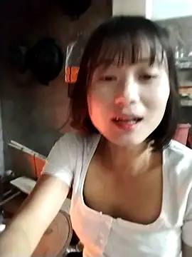 Snapshot of linda_bae00 chatting on 12-02-25, 12:49 linda bae00 online show from 12-02-25, 12:49