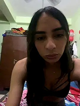 Snapshot of kaylee_demm chatting on 11-18-25, 10:14 kaylee demm online show from 11-18-25, 10:14