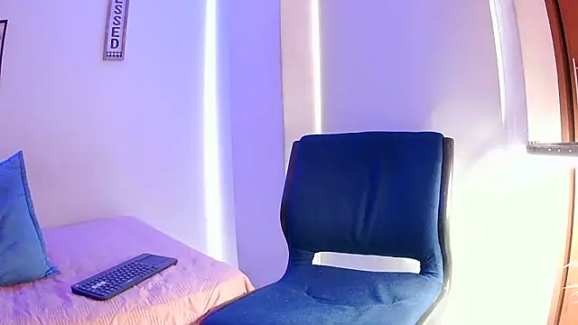   abrill   online show from 09-09-25, 10:09