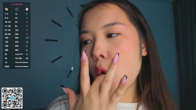 AlberthaEscue online show from 10-26-25, 04:18