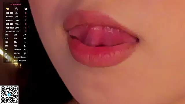 AlberthaEscue online show from 11-26-25, 04:24