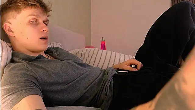 TalkingHead 0  online show from 10-06-25, 11:40