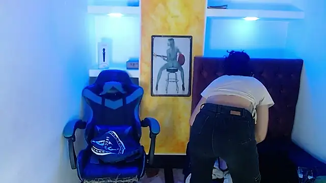 alison moon7 online show from 09-18-25, 01:35