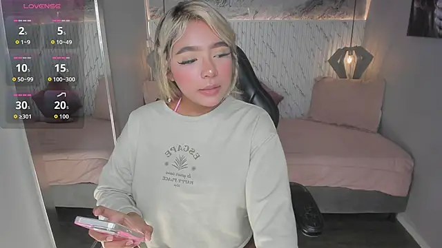 Emilly mell online show from 12-15-25, 12:09