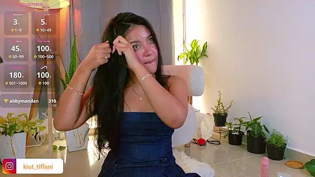 Kiut tiffanii online show from 09-18-25, 01:13