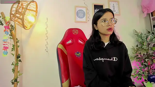 Lana Dreams  online show from 09-18-25, 01:35