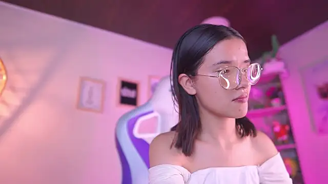 Lana Dreams  online show from 11-21-25, 02:10