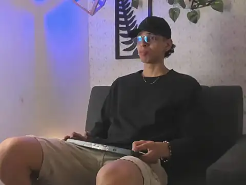 nicolai drake online show from 10-23-25, 04:12