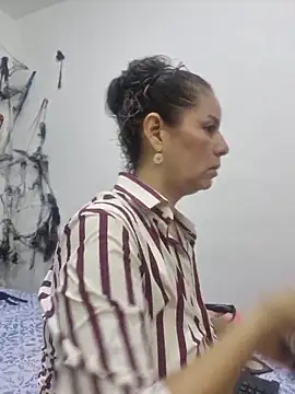 Nina vallon online show from 10-22-25, 10:37