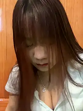 qinejr37 online show from 10-28-25, 01:31