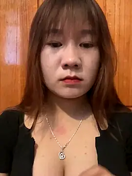 qinejr37 online show from 12-22-25, 01:57