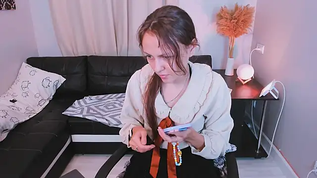 Snapshot of Mia_meowXkiss chatting on 09-23-25, 04:32 Mia meowXkiss online show from 09-23-25, 04:32