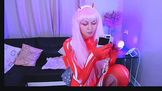 Snapshot of Mia_meowXkiss chatting on 09-24-25, 03:59 Mia meowXkiss online show from 09-24-25, 03:59