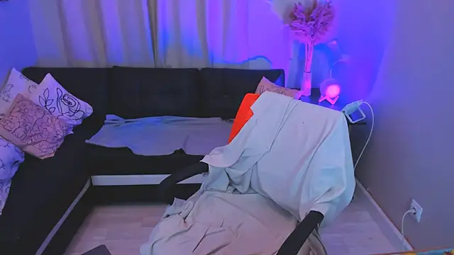 Snapshot of Mia_meowXkiss chatting on 10-02-25, 03:52 Mia meowXkiss online show from 10-02-25, 03:52