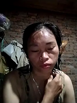 Snapshot of __Ngoc20__ chatting on 10-31-25, 03:29   Ngoc20   online show from 10-31-25, 03:29