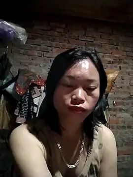 Snapshot of __Ngoc20__ chatting on 10-31-25, 05:14   Ngoc20   online show from 10-31-25, 05:14