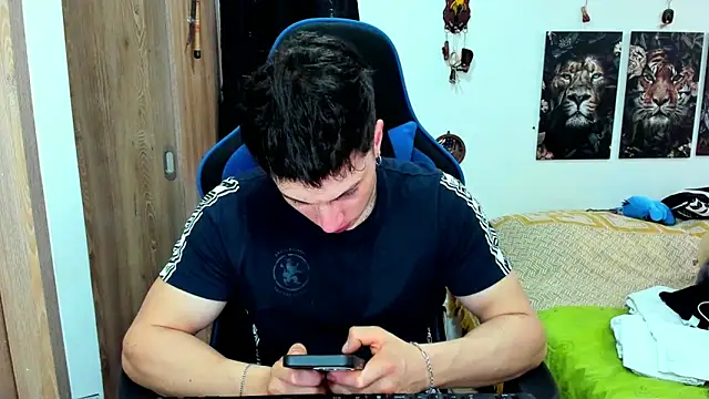 javiersexymann online show from 12-12-24, 09:04