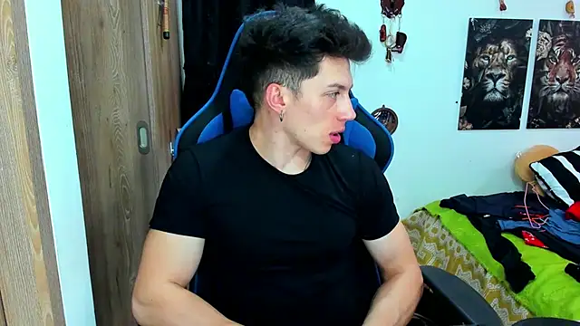 javiersexymann online show from 12-21-24, 08:54