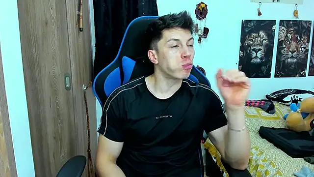 javiersexymann online show from 12-31-24, 04:04