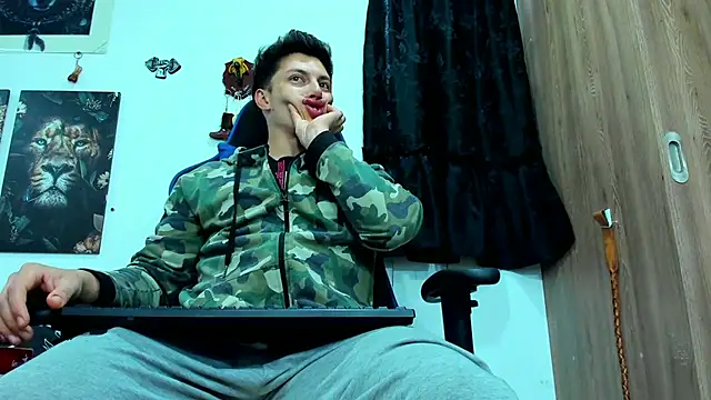 javiersexymann online show from 02-25-25, 10:18