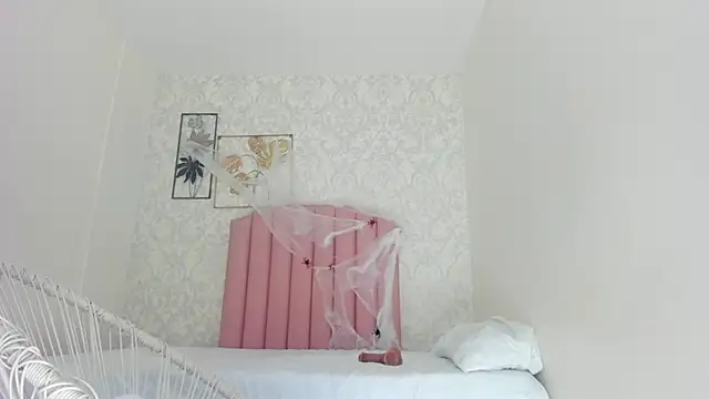 emy barnert online show from 10-19-25, 12:17