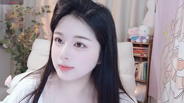 Snapshot of SweetTease2025 chatting on 10-25-25, 01:51 SweetTease2025 online show from 10-25-25, 01:51