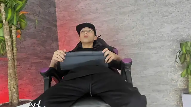 ArthurCox online show from 09-21-25, 05:36