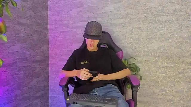 ArthurCox online show from 10-03-25, 05:32