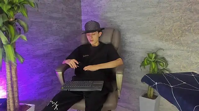 ArthurCox online show from 10-07-25, 05:21